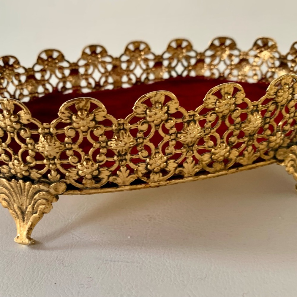 mid century vintage Ornate Gold Color Filigree Metal Stand - Picture 7 of 11